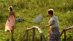 Сексуальная Анна Шерлинг в прозрачном наряде в сериале «Бабий бунт, или Война в Новоселково» фото #10