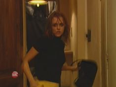 Алена Биккулова засветила сиськи в сериале «Бандитский Петербург 10: Расплата» фото #7