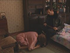 Юлия Михайлова оголила грудь в сериале «Бандитский Петербург 2: Адвокат» фото #5