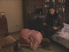 Юлия Михайлова оголила грудь в сериале «Бандитский Петербург 2: Адвокат» фото #6