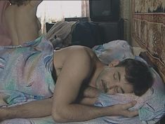 Юлия Михайлова оголила грудь в сериале «Бандитский Петербург 2: Адвокат» фото #18