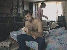 Юлия Михайлова оголила грудь в сериале «Бандитский Петербург 2: Адвокат» фото #20