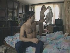 Юлия Михайлова оголила грудь в сериале «Бандитский Петербург 2: Адвокат» фото #25