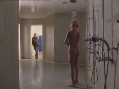 Полностью голая Анна Лутцева в сериале «Бандитский Петербург 8: Терминал» фото #12