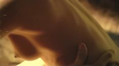 Красотка Светлана Ходченкова показала голую грудь в сериале «Банды»