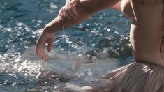 Нежная Елизавета Боярская засветила голые сиськи в фильме «Беглецы» фото #2