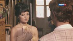 Юлия Пожидаева оголила попу в сериале «Бедные родственники»