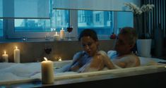 Голая попа Евгении Морозовой в фильме «Белый мавр, или Интимные истории о моих соседях» фото #4