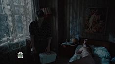 Голая грудь Виталины Гусак в российском сериале «Бесстыдники» фото #4