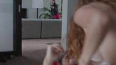 Яркая Екатерина Кабак оголила грудь и попу в российском сериале «Бесстыдники» фото #1