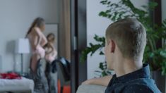 Яркая Екатерина Кабак оголила грудь и попу в российском сериале «Бесстыдники» фото #21