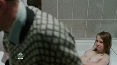 Голая грудь Яны Енжаевой в сериале «Бесстыдники (Россия)» фото #63