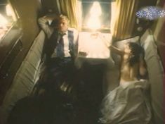 Голая попа Ларисы Шахворостовой в фильме «Бич божий» фото #1