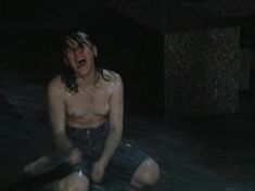 Голая грудь Ирины Шмелевой в фильме «Божья тварь» фото #4