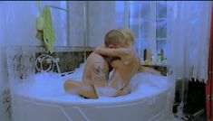 Горячая Маша Малиновская засветила голую грудь в фильме «Боксеры предпочитают блондинок» фото #8