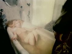 Полностью голая Александра Колкунова в фильме «Болотная street, или Средство против секса» фото #11