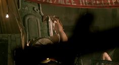 Голая грудь Яны Шивковой в фильме «Бумер» фото #8