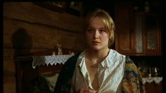 Красивые голые сиськи Виолетты Давыдовской в фильме «В созвездии быка» фото #1