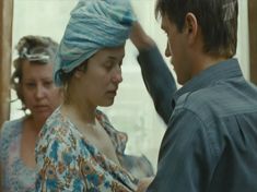 Светлана Смирнова-Марцинкевич засветила голую грудь в фильме «В субботу» фото #3