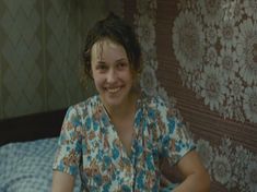 Светлана Смирнова-Марцинкевич засветила голую грудь в фильме «В субботу» фото #7