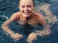 Красивая Юлия Меньшова снялась полностью голой в фильме «В той области небес» фото #7