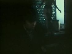 Голая попка Анны Тихоновой в фильме «Влюбленный манекен» фото #7