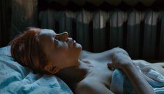Голая грудь Яны Трояновой в фильме «Волчок» фото #14