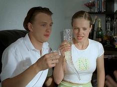 Голая грудь Анны Синякиной в фильме «Ворошиловский стрелок» фото #1