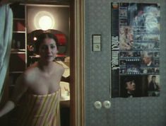 Елена Костина оголила сиськи в сериале «Воскресенье, половина седьмого» фото #1