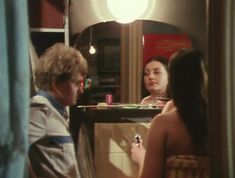 Елена Костина оголила сиськи в сериале «Воскресенье, половина седьмого» фото #4