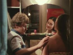 Елена Костина оголила сиськи в сериале «Воскресенье, половина седьмого» фото #5