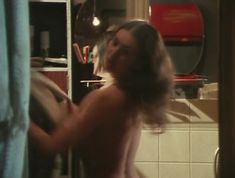 Елена Костина оголила сиськи в сериале «Воскресенье, половина седьмого» фото #7