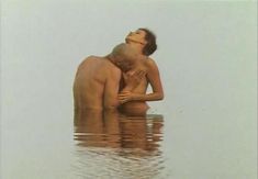 Страстная Анна Терехова оголила грудь и попу в фильме «Все то, о чем мы так долго мечтали» фото #6