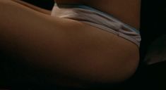 Полина Филоненко показала голую грудь в фильме «Все умрут, а я останусь» фото #1