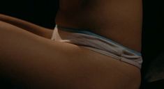 Полина Филоненко показала голую грудь в фильме «Все умрут, а я останусь» фото #2