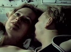 Юлия Силаева оголила грудь в фильме «Встретимся на Таити» фото #10