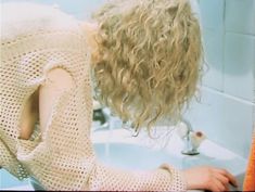 Наталья Белохвостикова засветила грудь в фильме «Выбор» фото #1