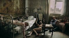 Агния Кузнецова оголила грудь и попу в фильме «Груз 200» фото #7