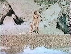 Абсолютно обнажённая Елена Кондулайнен в фильме «Дафнис и Хлоя» фото #1