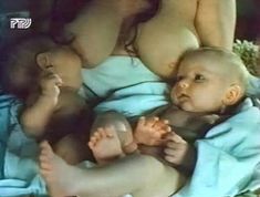 Шикарные сиськи Елены Костиной в фильме «Дафнис и Хлоя» фото #3