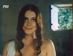 Шикарные сиськи Елены Костиной в фильме «Дафнис и Хлоя» фото #5