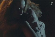 Ольга Кабо снялась голой в фильме «Две стрелы. Детектив каменного века» фото #11