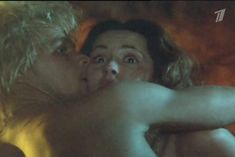 Ольга Кабо снялась голой в фильме «Две стрелы. Детектив каменного века» фото #15