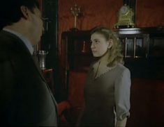 Вера Сотникова показала оголила грудь и попу в фильме «Десять лет без права переписки» фото #17