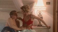 Красотка Светлана Тимофеева-Летуновская  оголила грудь и попу в сериале «Дзисай» фото #9