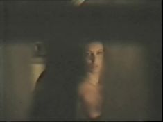 Татьяна Скороходова засветила грудь в фильме «Дина» фото #9