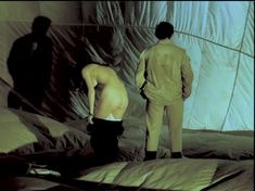 Голая попа Марии Аникановой в фильме «Дом под звездным небом» фото #1