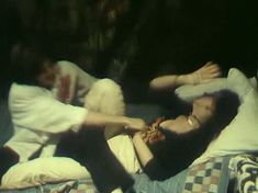 Страстная Наталья Щукина засветила голую грудь в фильме «Дорогая Елена Сергеевна» фото #2