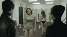 Полностью голая Ирина Вилкова в фильме «Её звали Муму» фото #34