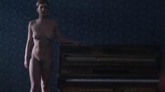 Полностью голая Ирина Вилкова в фильме «Её звали Муму» фото #56